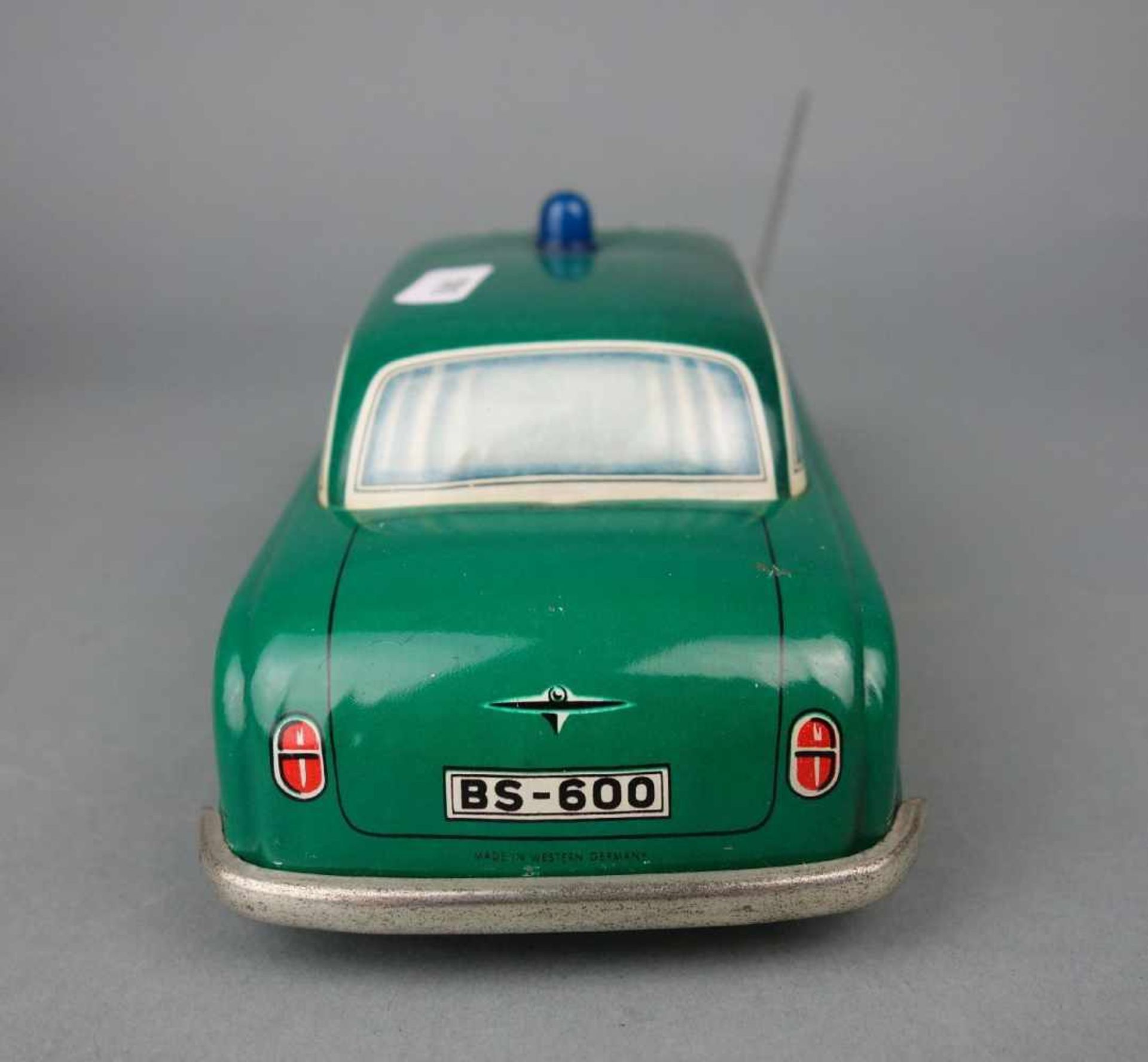 BLECHSPIELZEUG / FAHRZEUG: Polizeiauto, tin toy police car, Mitte 20. Jh., Manufaktur Blomer & - Image 6 of 7