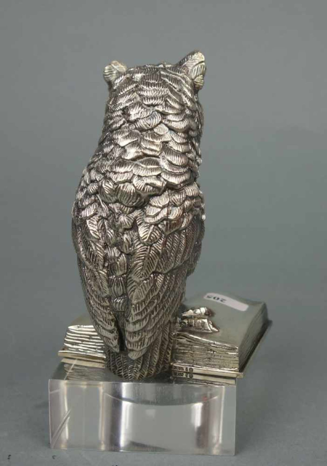 GROSSE SILBERNE VOLLPLASTISCHE EULE AUF EINEM BUCH / silver owl figure, 20. Jh., Sterlingsilber, 331 - Image 3 of 6