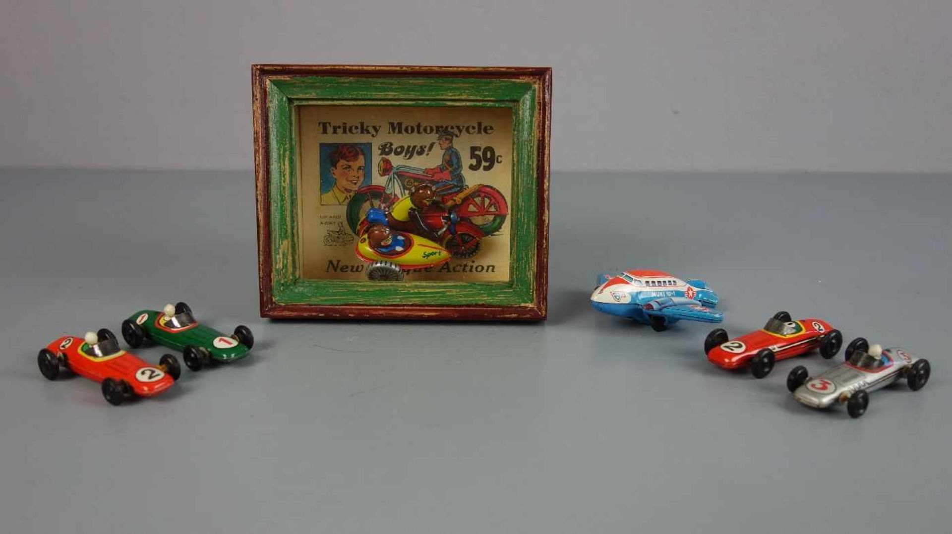 KONVOLUT BLECHSPIELZEUGE / tin toys / FAHRZEUGE / sog. PENNY TOYS: 6 Fahrzeuge, 20. Jh., farbig