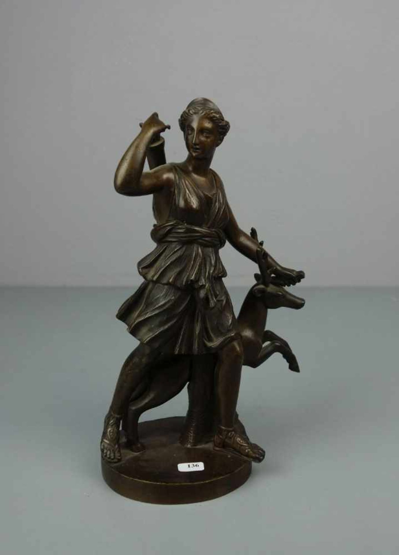 BRONZE-SKULPTUR: "DIANA / ARTEMIS / sog. Diana von Versailles"/ sculpture, um 1900, ungemarkt,