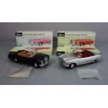 BLECHSPIELZEUG / FAHRZEUGE: 2 Schuco Girato Mercedes 250 SE / two tin toy cars, 20. Jh.,