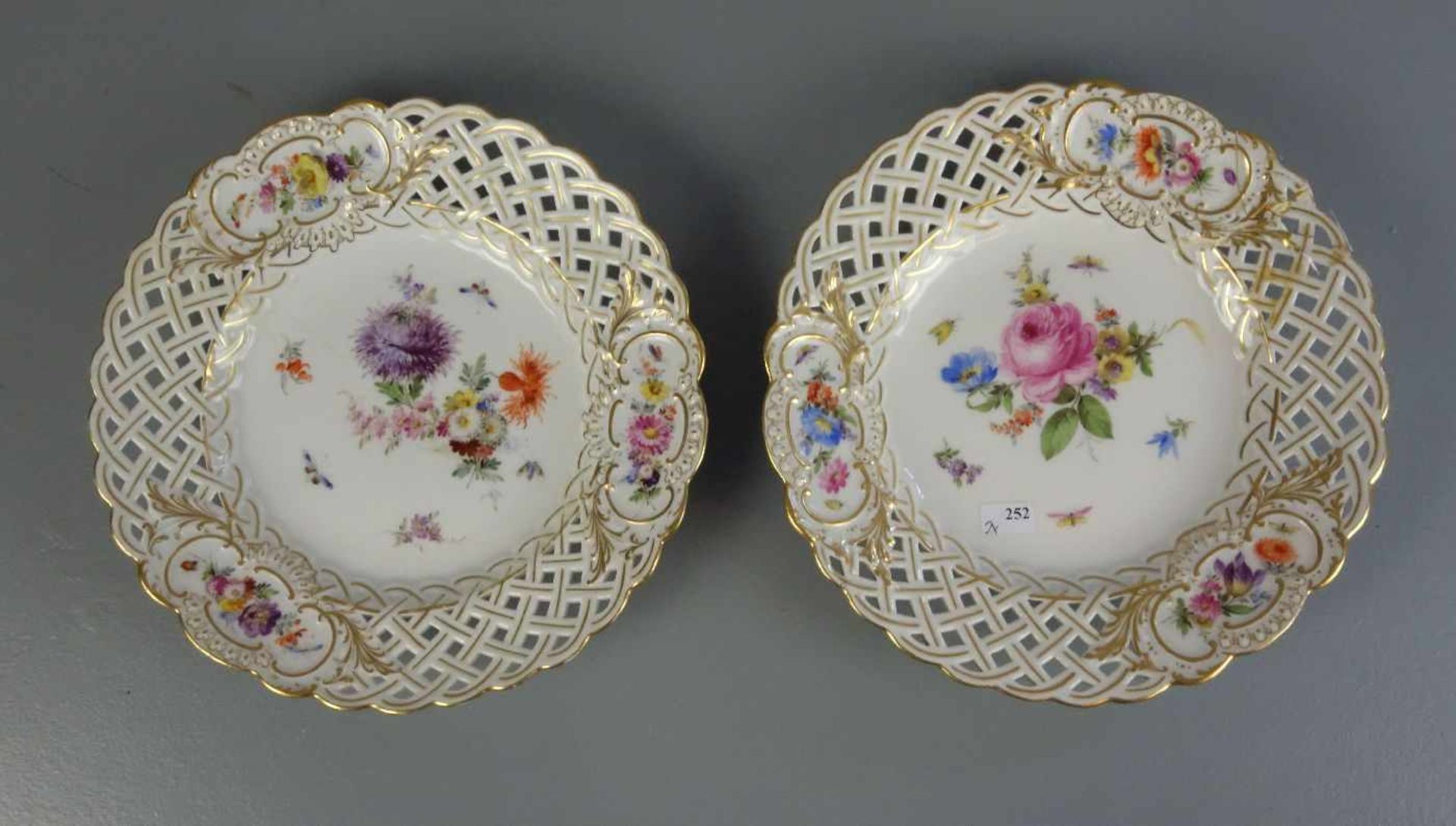 PAAR DURCHBRUCHTELLER / pair of plates, Porzellan, Manufaktur Meissen, unterglasurblaue