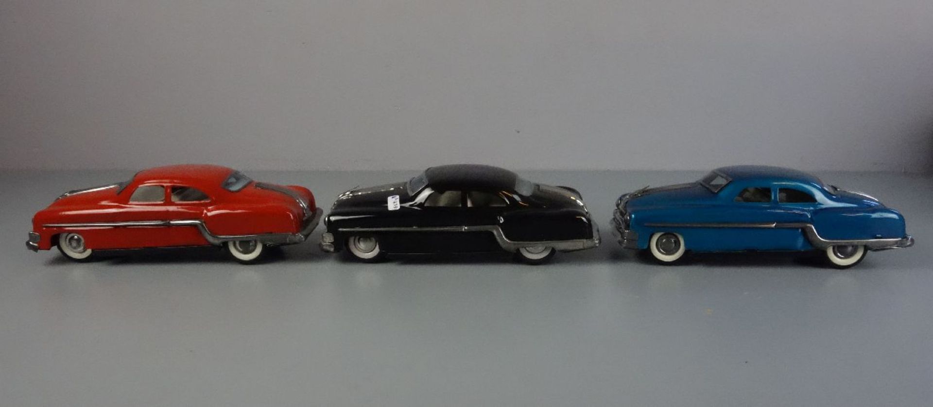 BLECHSPIELZEUG / FAHRZEUGE: 3 AUTOS - MINISTER - DELUX / three tin toy cars, Mitte 20. Jh., - Bild 5 aus 5