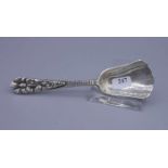 ZUCKERLÖFFEL / silver sugar spoon, 800er Silber (32 g), gepunzt mit Feingehaltsangabe und