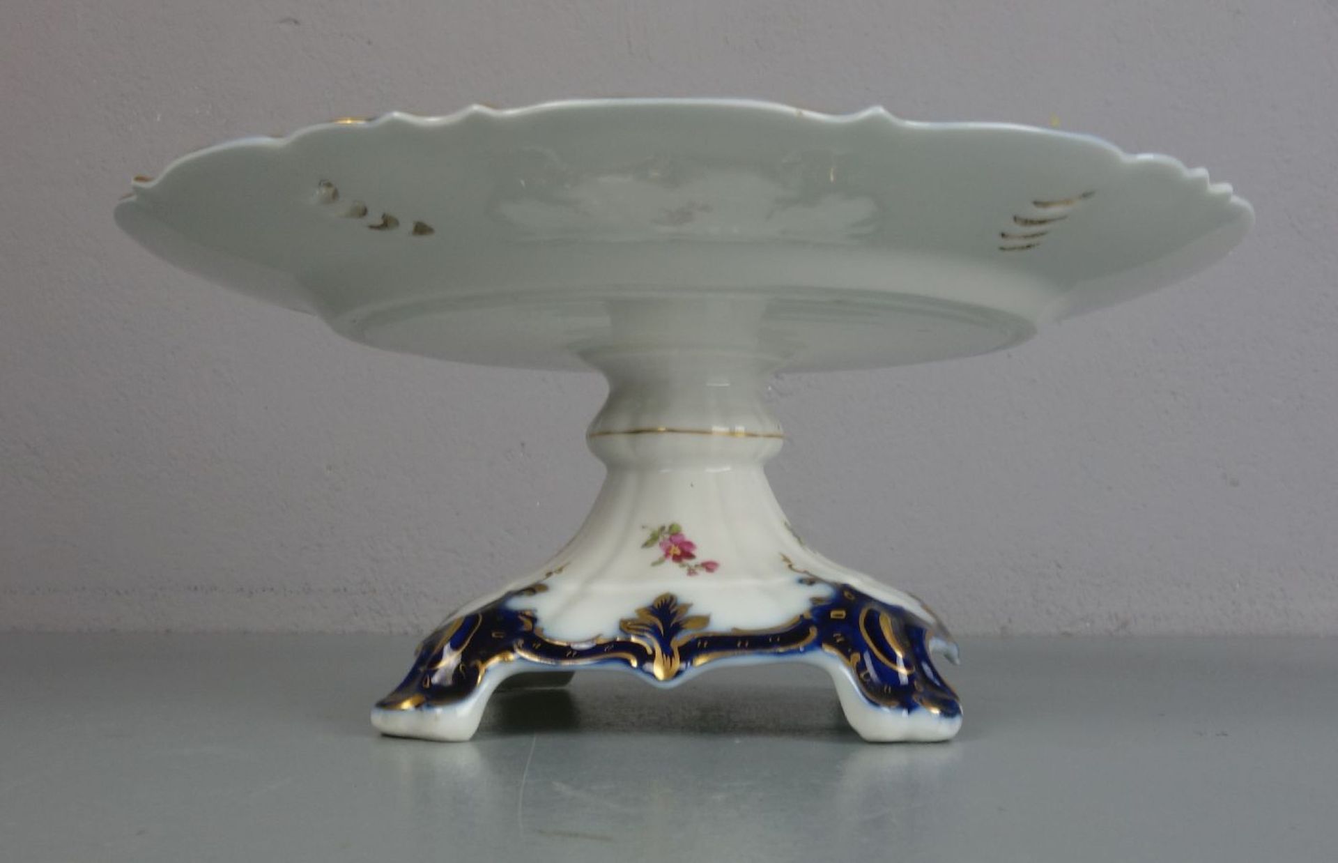 FUSSSCHALE / TAZZA / bowl on a stand, Manufaktur Nymphenburg, unter dem Stand gemarkt mit - Bild 4 aus 4