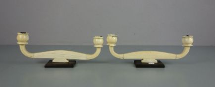 PAAR ART DÉCO LEUCHTER / TISCHLEUCHTER / pair of candle stands, Elfenbein auf ebonisiertem