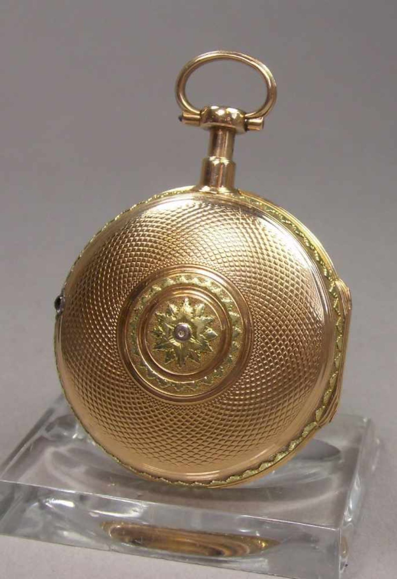 GOLDENE SPINDELTASCHENUHR / a golden pocket watch, bicolor Gold und mit französischen Punzen: - Bild 5 aus 12