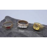 KONVOLUT SCHMUCK AUS 333er Gelbgold (insgesamt 10,8 g): 3 Ringe, besetzt mit Citrin (Ring-Gr. 61),