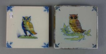 2 HOLLÄNDISCHEN FLIESEN MIT EULENMOTIV / sog. DELFTER FLIESEN / DELFTER KACHELN / two delft tiles