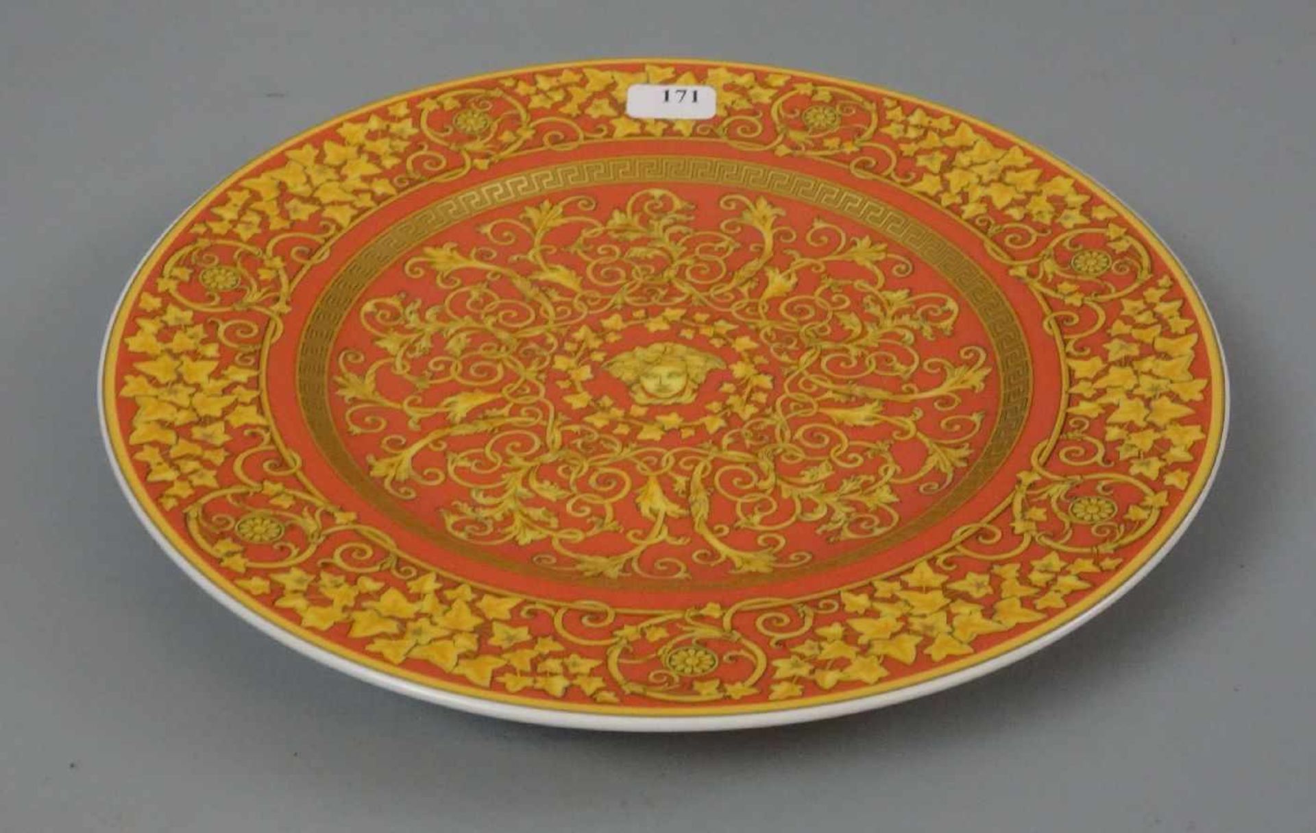 VERSACE - TELLER / plate, Porzellan, Manufaktur Rosenthal, Dekor "Floralia Medusa Red" mit - Bild 2 aus 3