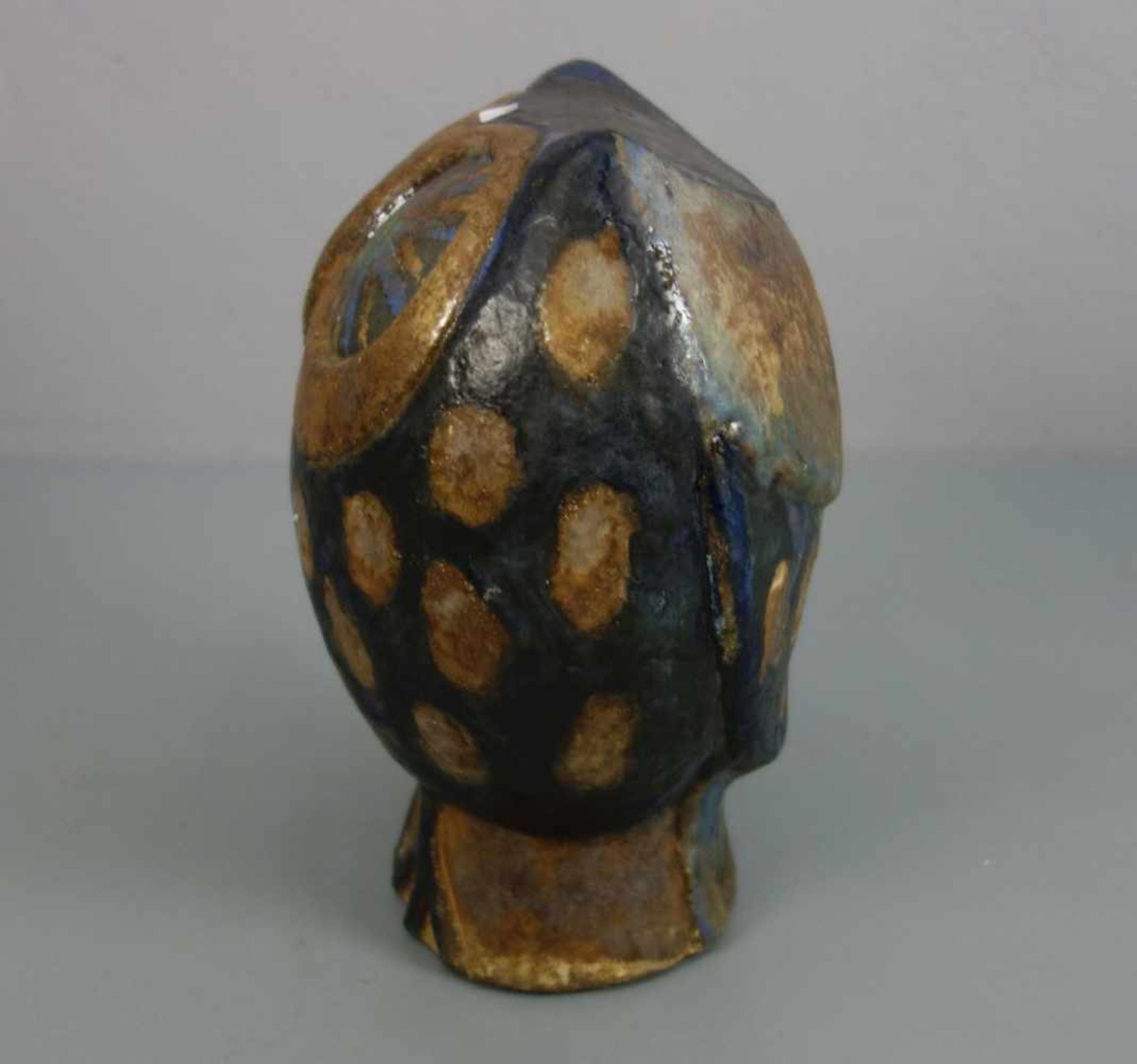 KÜNSTLERKERAMIK / SKULPTUR: "Eule" / owl pottery sculpture, Mitte 20. Jh., Studiokeramik, rotbrauner - Bild 2 aus 5