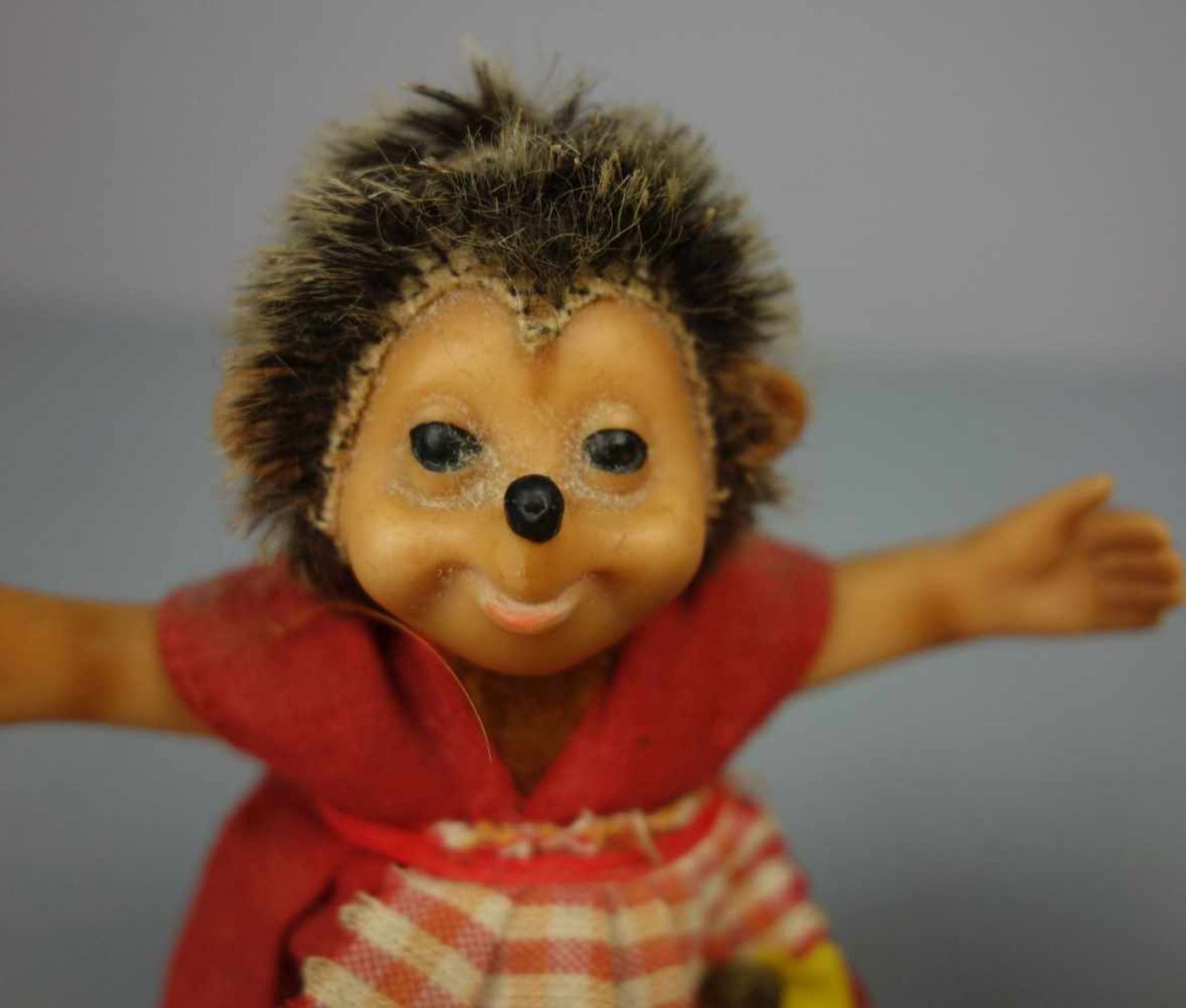 PAAR SPIELFIGUREN / PLÜSCHFIGUREN / fluffy toys: Mecki und Micki, 1970er Jahre, Manufaktur Steiff. - Bild 2 aus 9