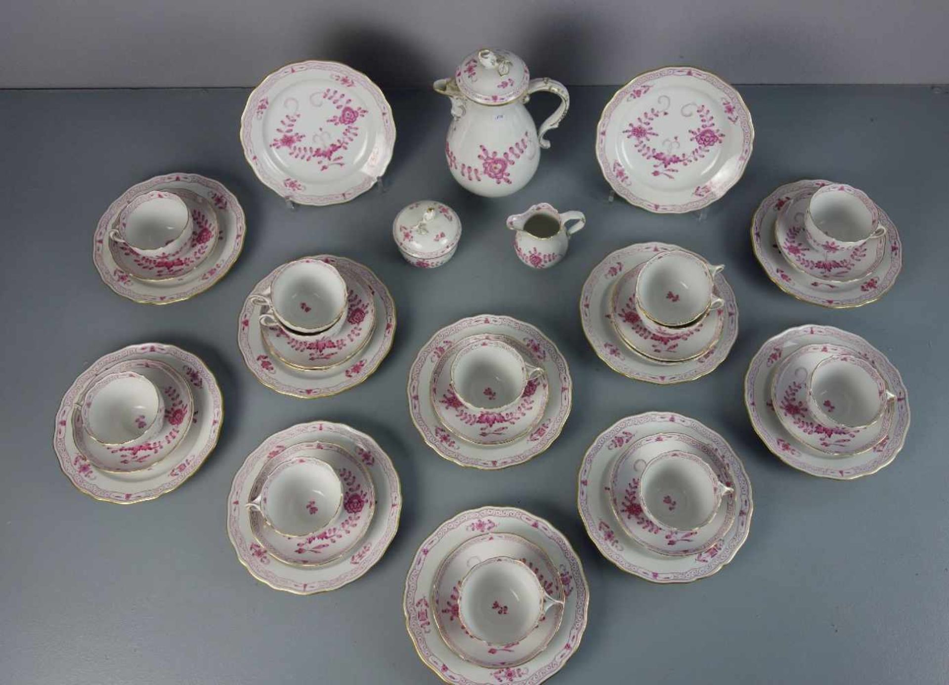 KAFFEE- oder TEESERVICE für 12 Personen / coffee and tea set, Porzellan, Manufaktur Meissen, - Bild 2 aus 5