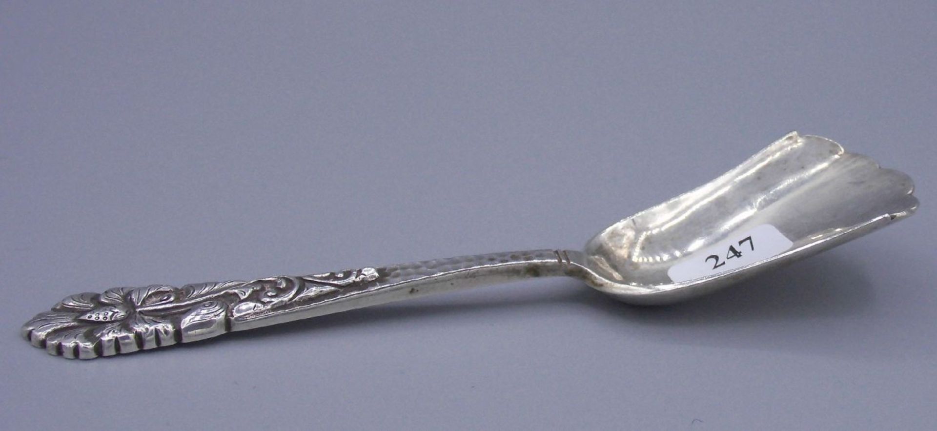 ZUCKERLÖFFEL / silver sugar spoon, 800er Silber (32 g), gepunzt mit Feingehaltsangabe und - Image 2 of 4