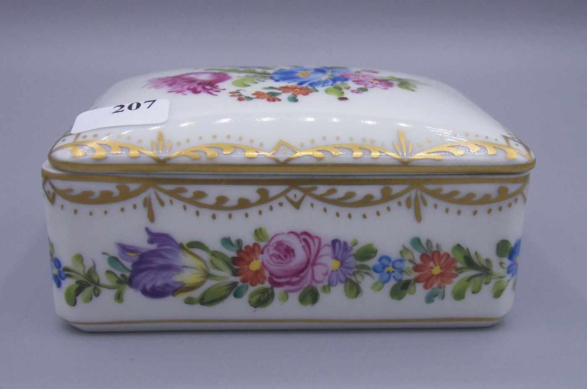 DECKELDOSE / KONFEKTDOSE / BONBONIÈRE, Porzellan / porcelain box, Sächsische Porzellan-Manufaktur - Bild 2 aus 5