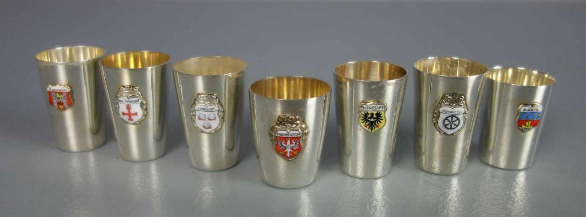 7 ANDENKENBECHER / SCHNAPSPINNCHEN / KLEINE SAMMELBECHER / silver shot glasses, 20. Jh., 2 x