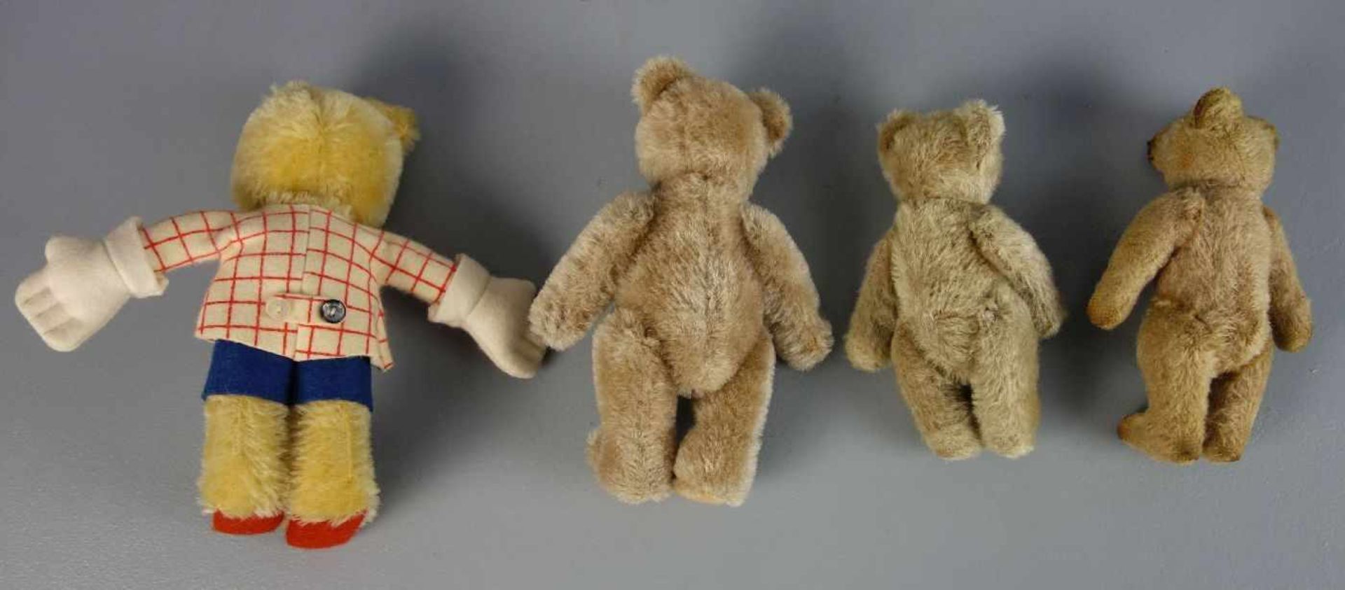 PLÜSCHTIERE / PLÜSCHFIGUREN : 4 Teddybären / Teddys / four teddy bears, unterschiedliche Alter und - Bild 2 aus 2