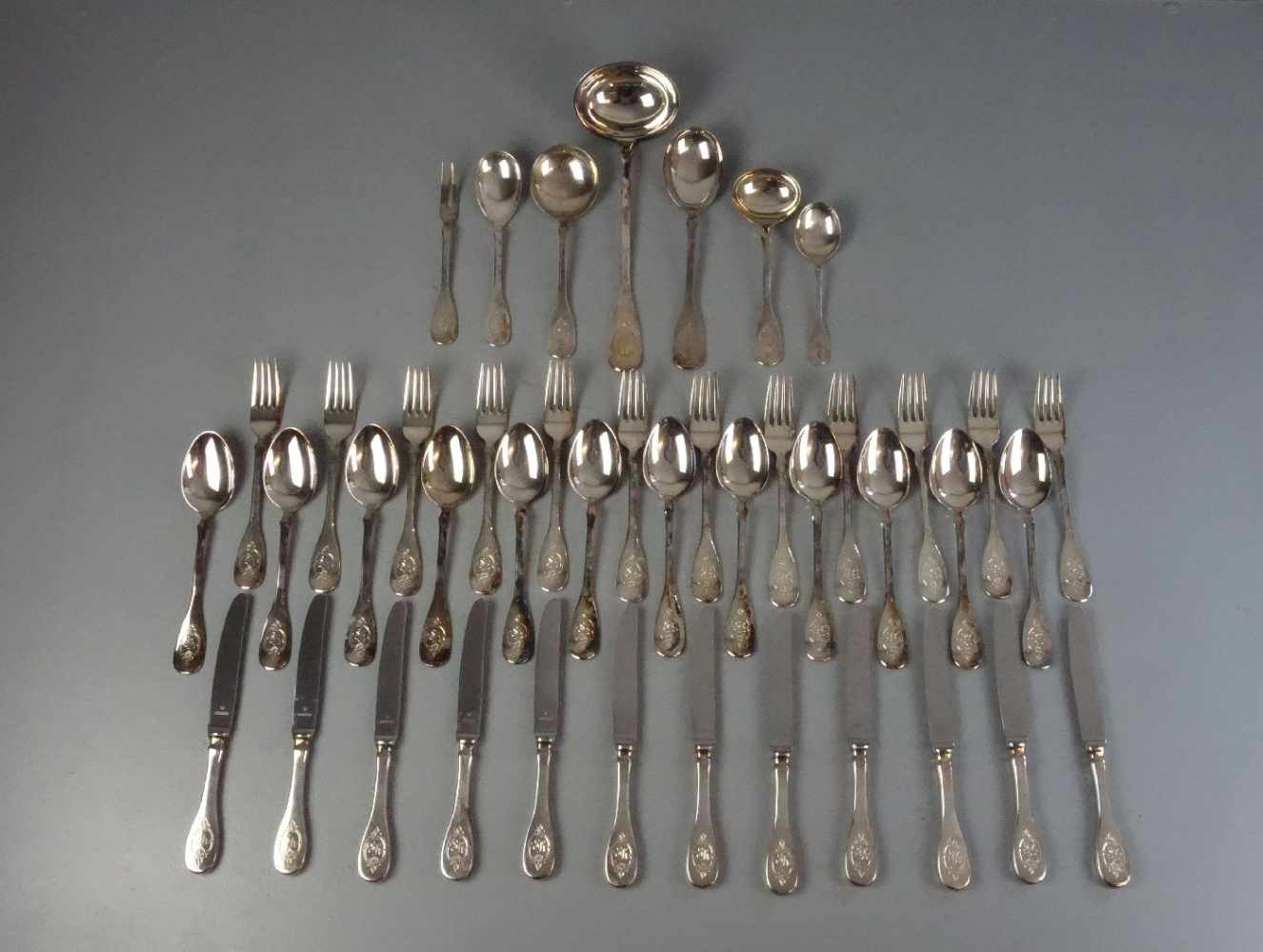 SPEISEBESTECK / SILBERBESTECK/ TAFELBESTECK - 43 Teile - für 12 Personen / silver cutlery, 20.