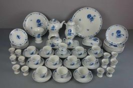 KAFFEE - TEE - UND FRÜHSTÜCKSSERVICE / coffee or tea set, Porzellan, Manufaktur Fürstenberg, Form "