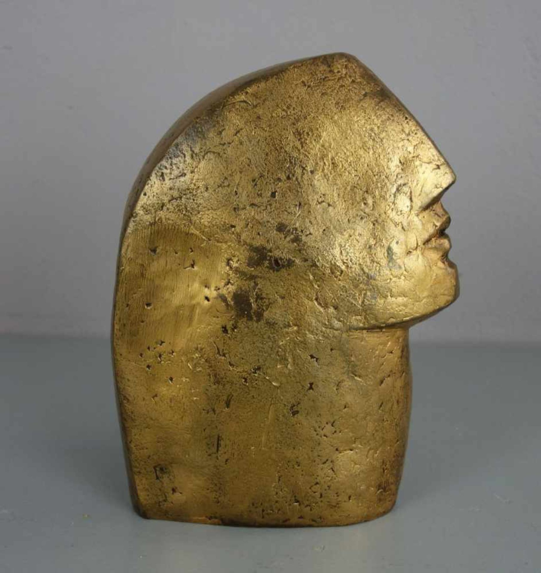 BILDHAUER DES 20./21. Jh., Skulptur / sculpture: "Kopf einer jungen Frau", Bronze, goldfarben - Bild 3 aus 4