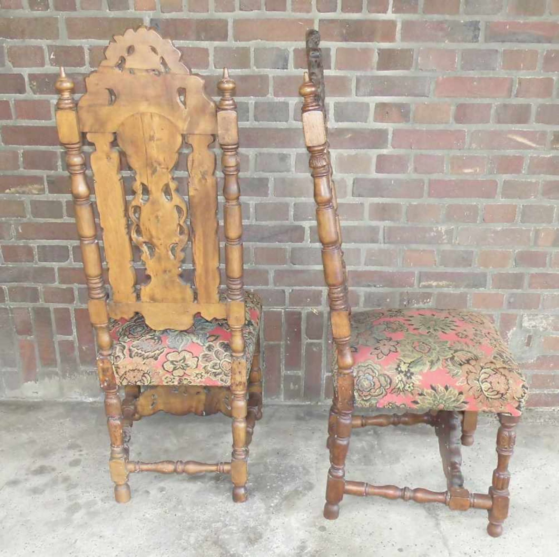 PAAR STÜHLE / "PRINZREGENTENSTÜHLE" / chairs, mit hoher Lehne, reich geschnitzt; Niederlande, - Bild 5 aus 5
