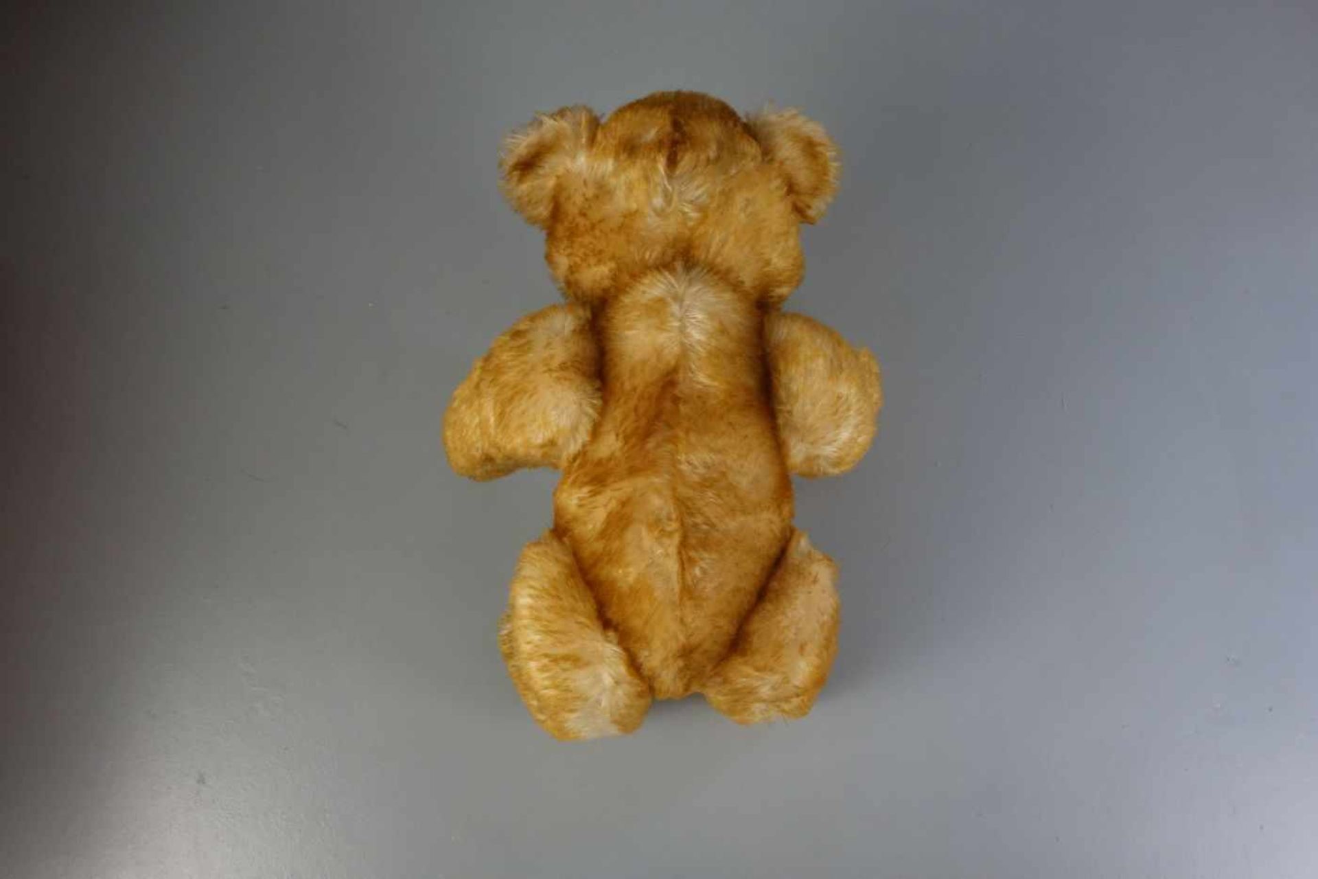 PLÜSCHTIER / TEDDYBÄR - "Classic Petsy 1928"/ teddy bear, 2. H. 20. Jh., Mohair und Filz; Manufaktur - Bild 3 aus 4