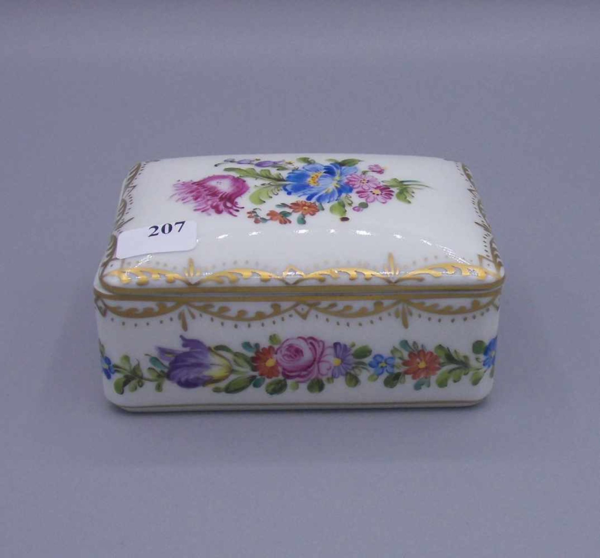 DECKELDOSE / KONFEKTDOSE / BONBONIÈRE, Porzellan / porcelain box, Sächsische Porzellan-Manufaktur