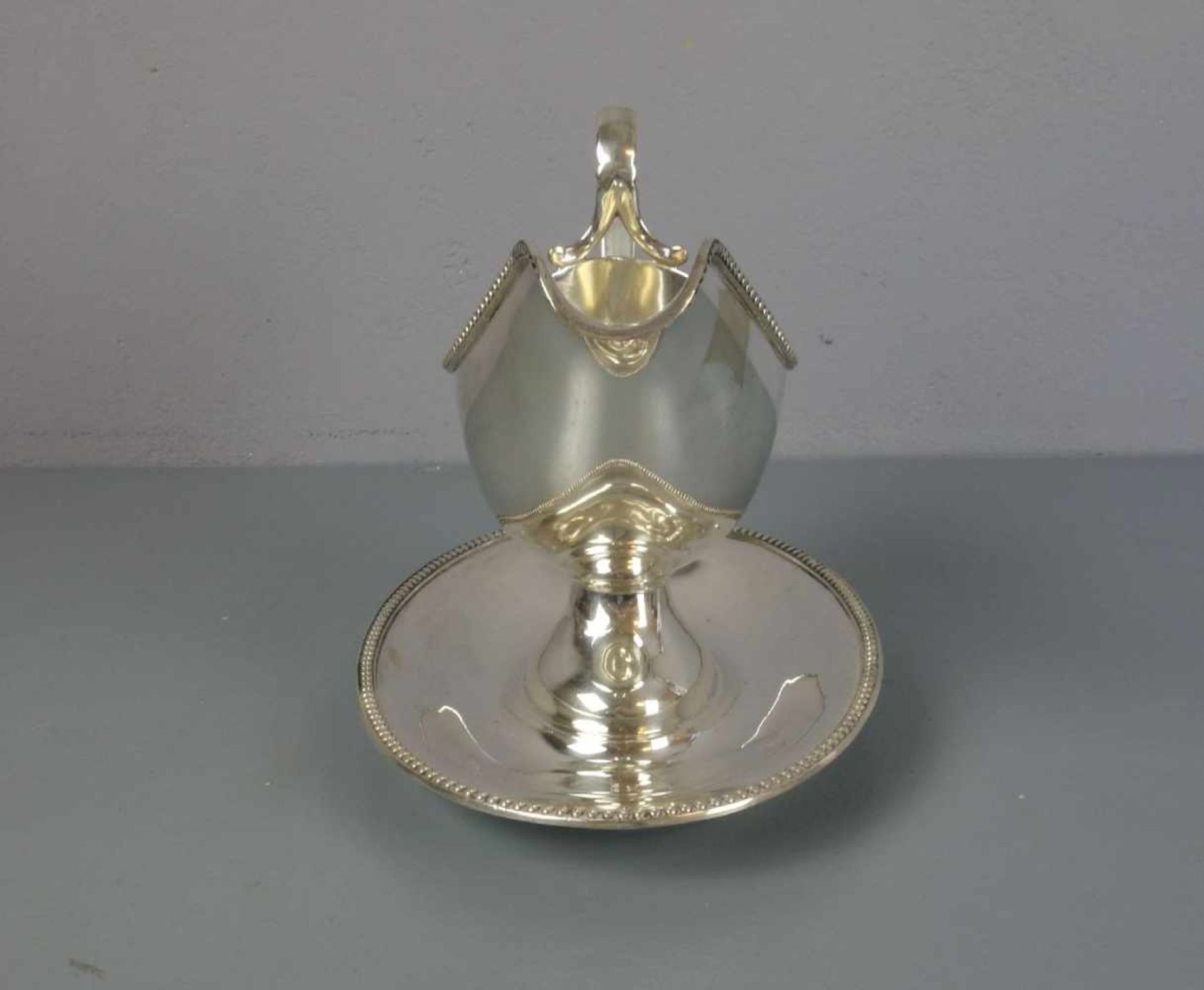 SAUCIERE MIT PRESENTOIR / silver sauce boat, 800er Silber (583 g), gepunzt mit Feingehaltsangabe, - Image 2 of 3