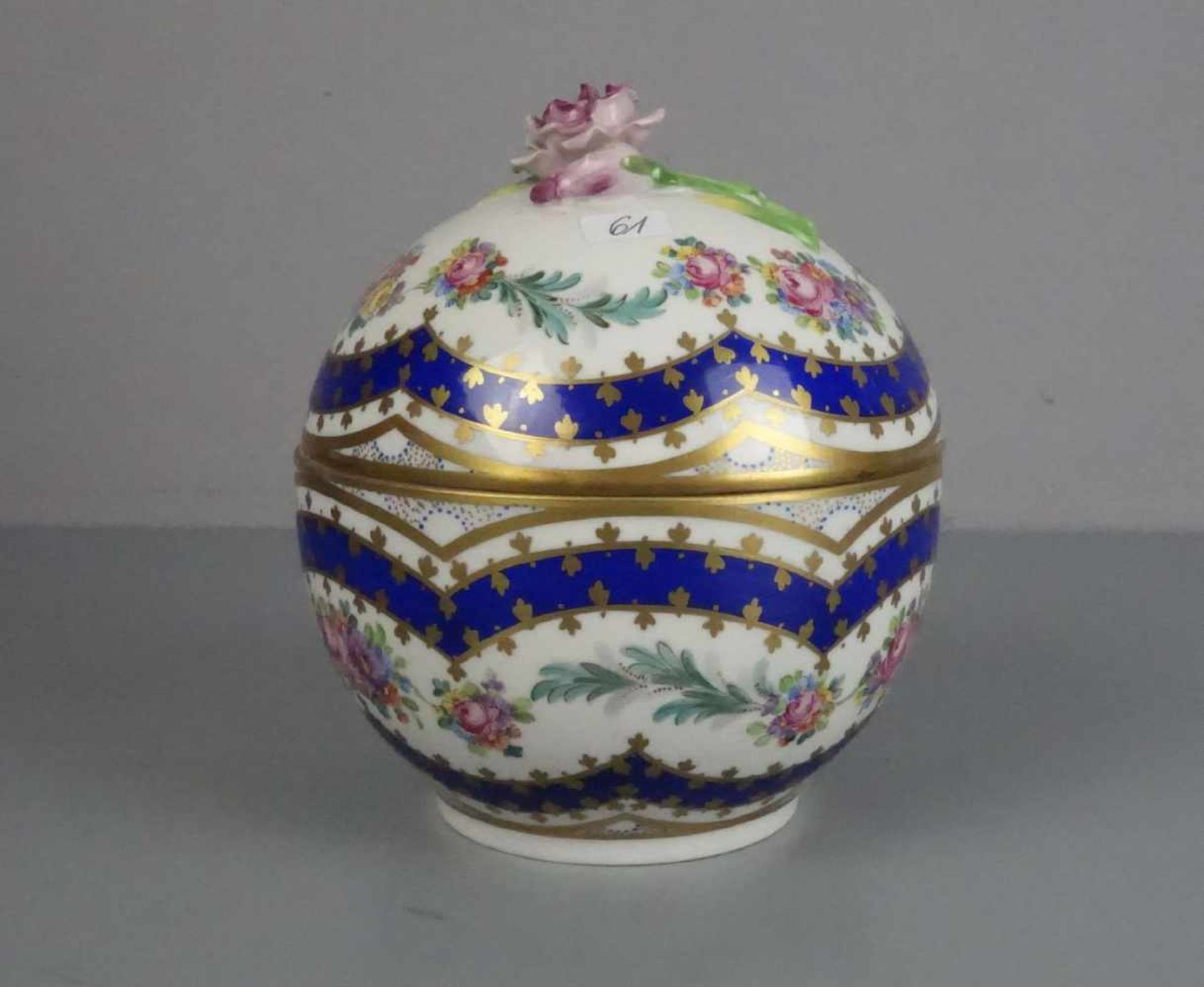 DECKELDOSE / KONFEKTDOSE / BONBONIÈRE / BISKUITDOSE, Porzellan / porcelain box, Sächsische