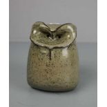 OVERBERG, ROLF (Osnabrück 1933- 1993, ebd.), Skulptur / owl pottery sculpture: "Eule / Pinselohreule