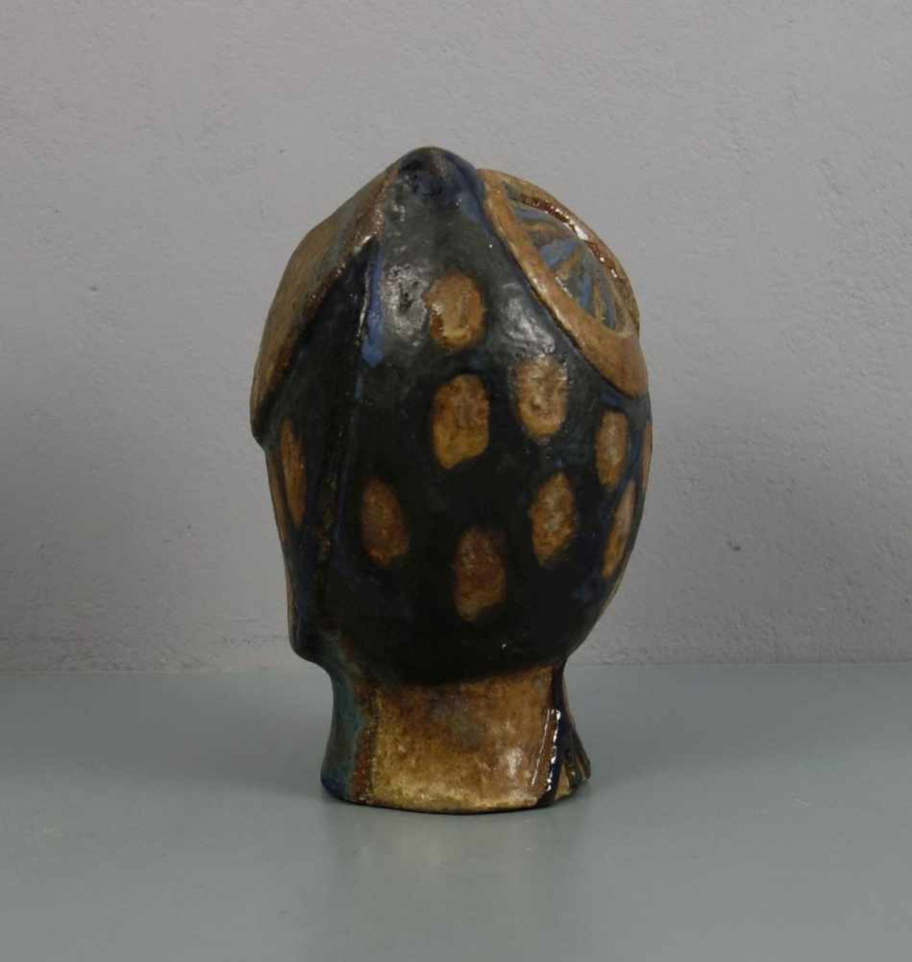 KÜNSTLERKERAMIK / SKULPTUR: "Eule" / owl pottery sculpture, Mitte 20. Jh., Studiokeramik, rotbrauner - Bild 4 aus 5