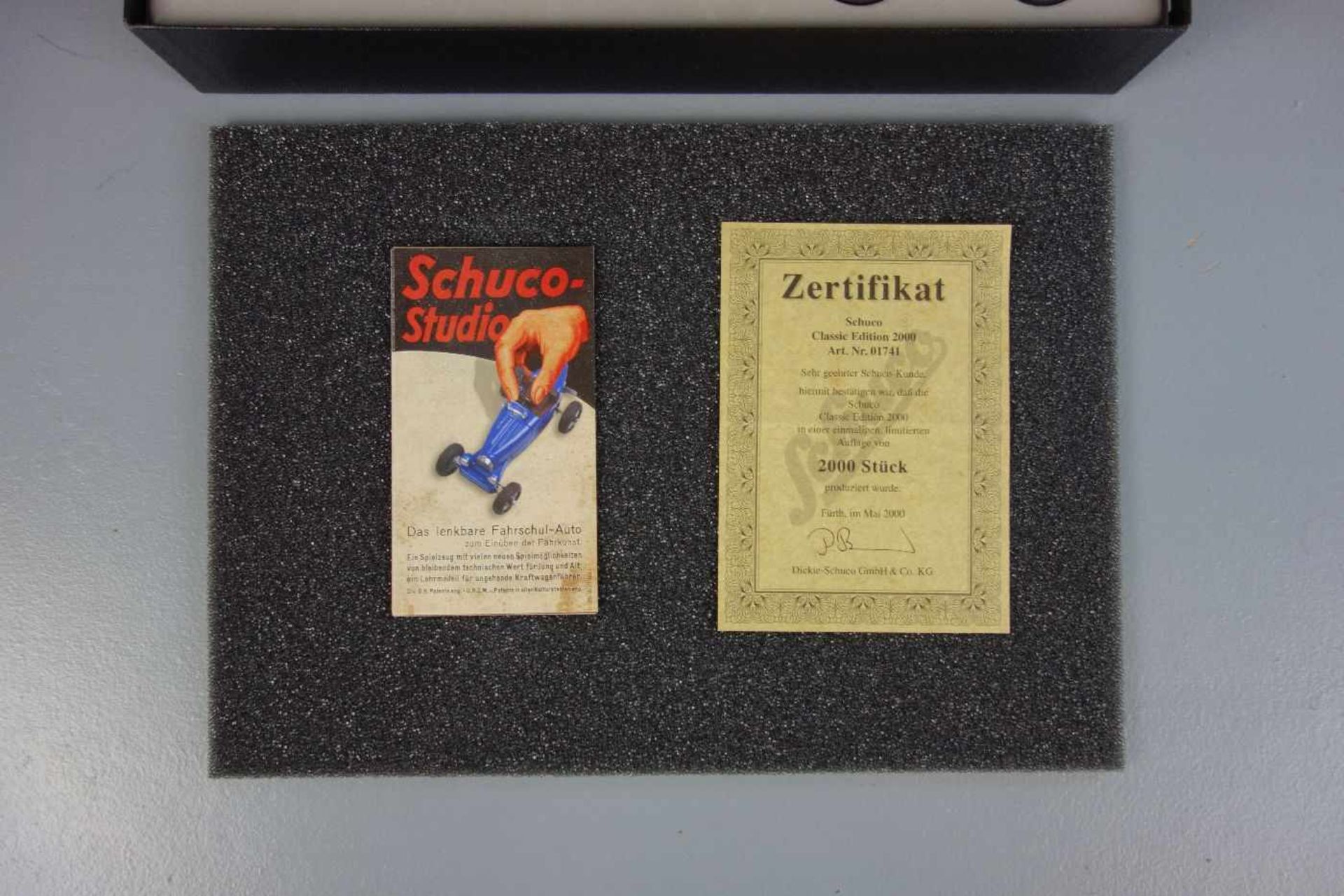 BLECHSPIELZEUG: SCHUCO CLASSIC EDITION 2000 / tin toy car, 2000, Manufaktur Dickie-Schuco GmbH & Co. - Bild 2 aus 2