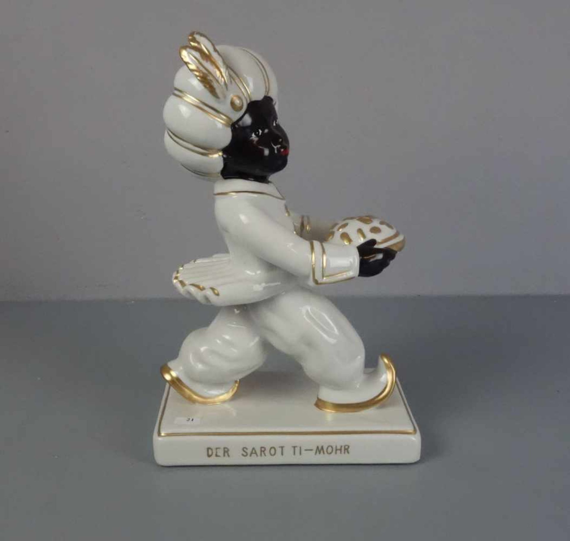 FIGUR / porcelainfigure: "DER SAROTTI - MOHR" (so bezeichnet / Originaltitel), Porzellan, Manufaktur