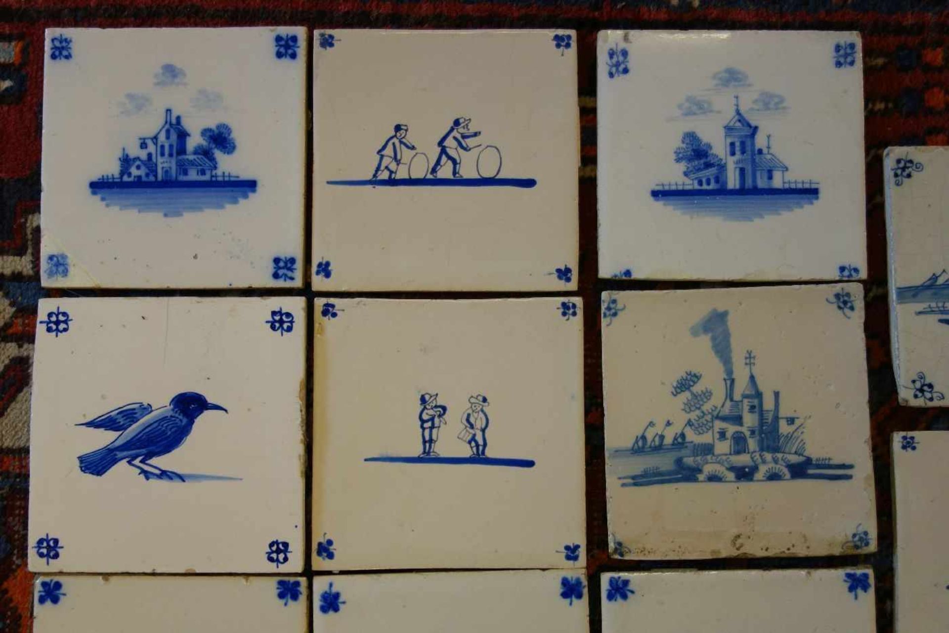 KONVOLUT VON 15 HOLLÄNDISCHEN FLIESEN / sog. DELFTER FLIESEN / DELFTER KACHELN / delft tiles, 19. - Bild 2 aus 9