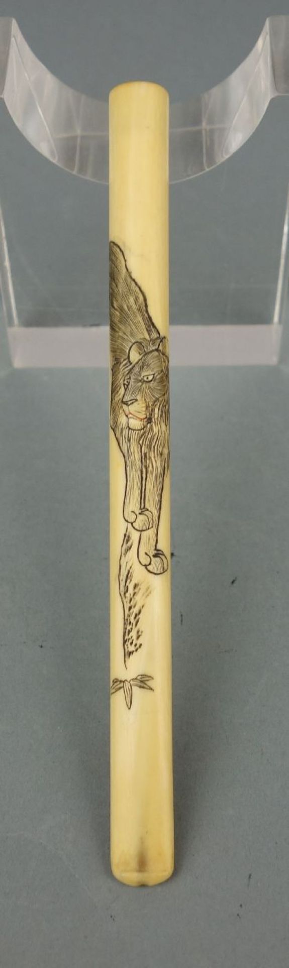 ZIGARETTENSPITZE MIT PANTHER - MOTIV / ivory cigarette holder with a black panther, Elfenbein,