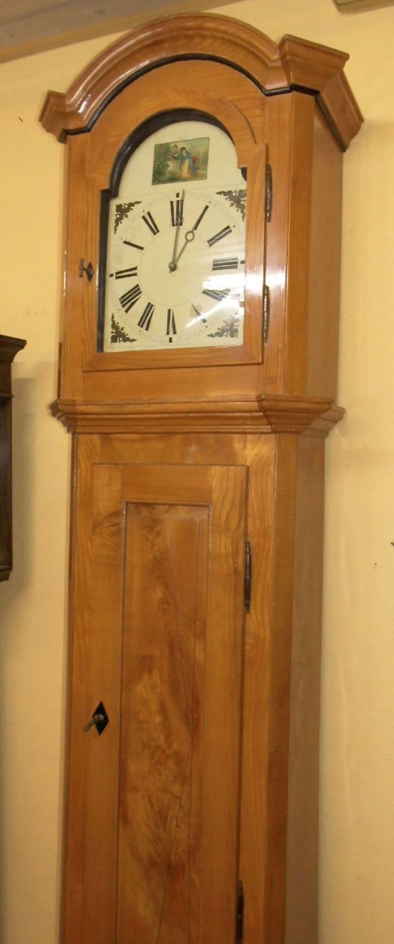 BIEDERMEIER - STANDUHR / longcase clock, Esche furniert, um 1840, dreizoniger Aufbau im - Image 5 of 5