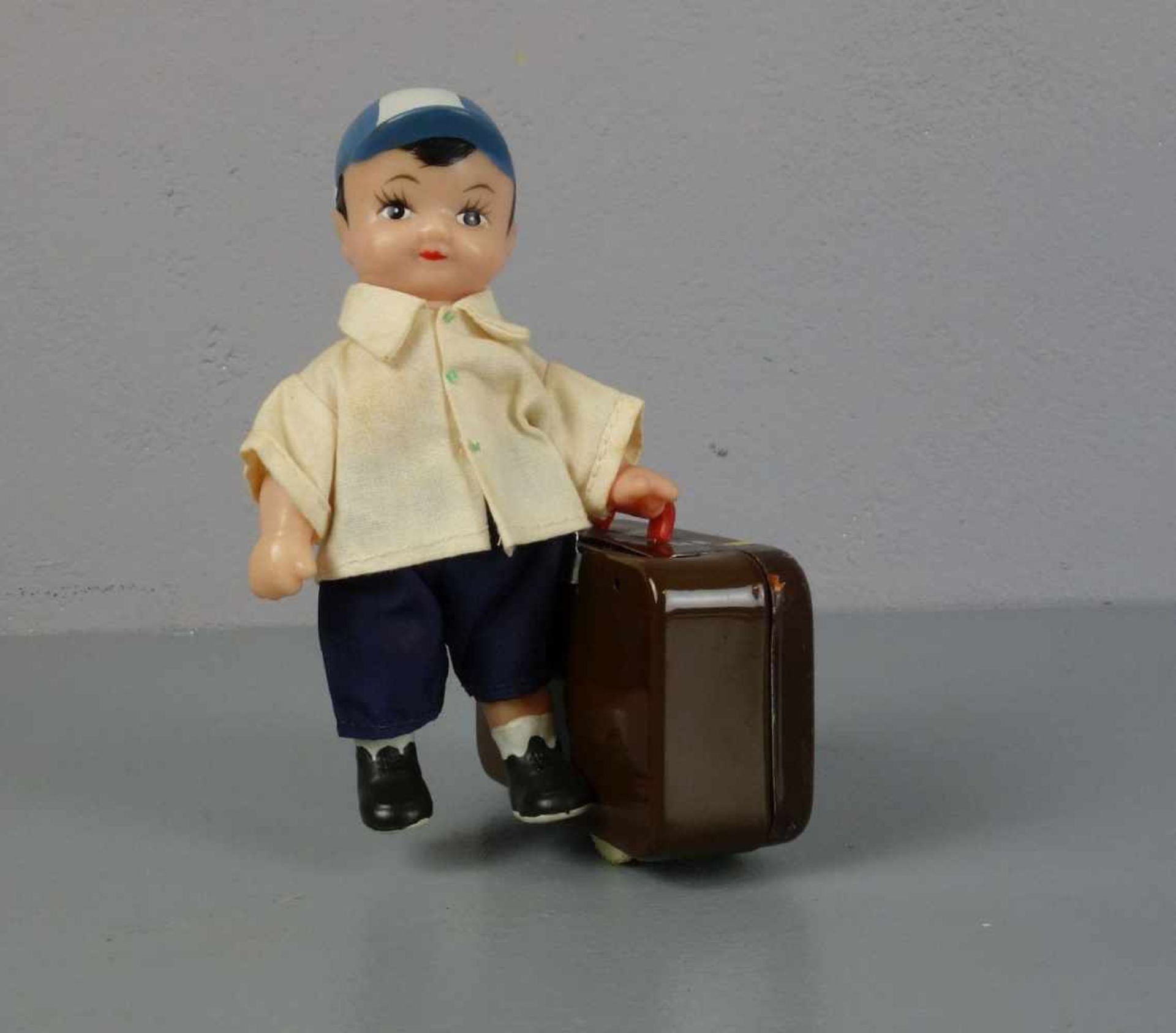 BLECHSPIELZEUG / SPIELZEUGFIGUR : Junge mit Koffer / Kofferträger / tin toy boy with a case, wohl - Bild 4 aus 6