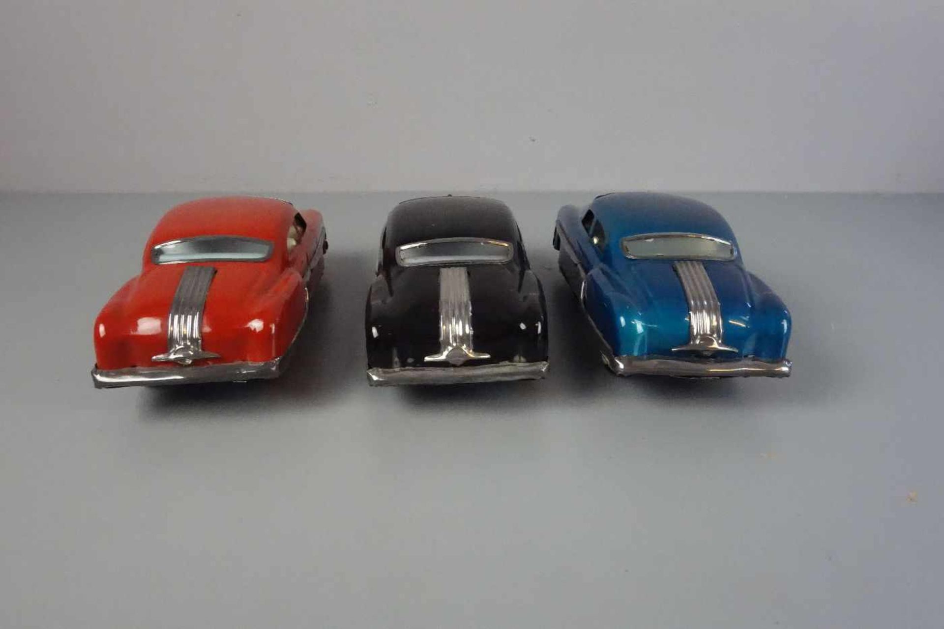 BLECHSPIELZEUG / FAHRZEUGE: 3 AUTOS - MINISTER - DELUX / three tin toy cars, Mitte 20. Jh., - Bild 4 aus 5