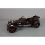 BLECHSPIELZEUG / MODELLAUTO "Oldtimer" / tin toy car, Eisenblech, teils durchbrochen gearbeitet