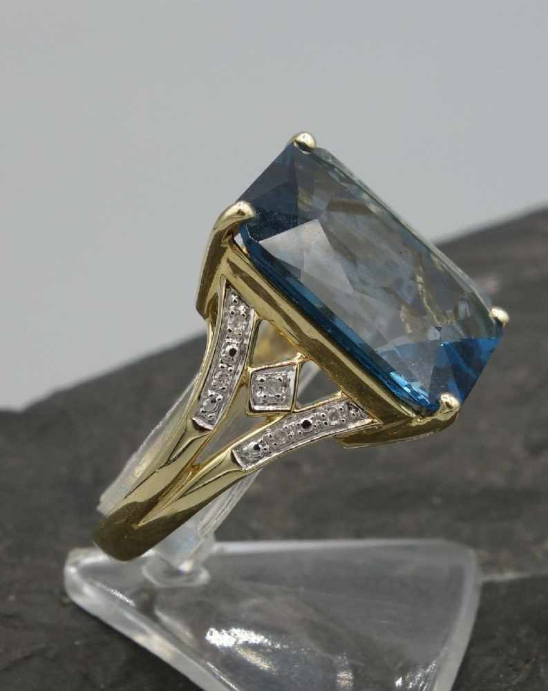 SCHMUCKSET: RING UND ANHÄNGER, ungedeutete Manufakturpunze, jeweils aus 585er Gelbgold mit - Image 3 of 4