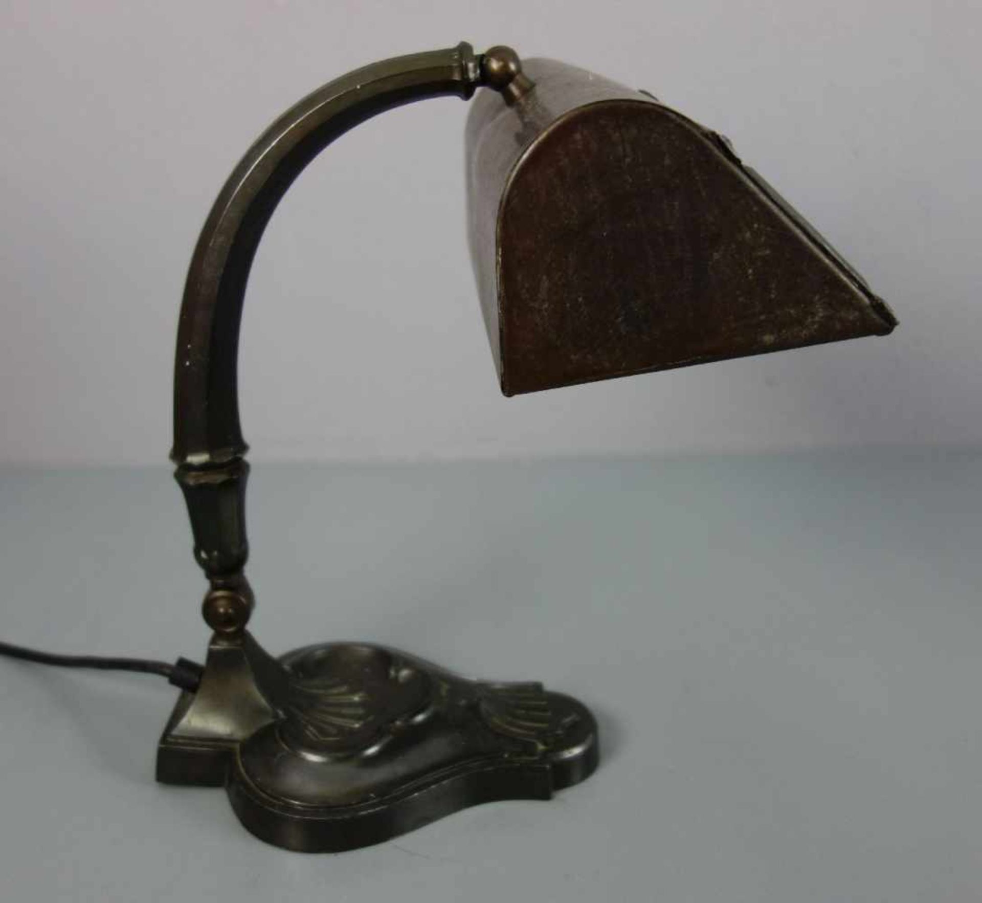 SCHREIBTISCHLAMPE / BIBLIOTHEKSLAMPE / desk lamp, bronziertes Metall mit elfenbeinfarbenem - Image 3 of 5
