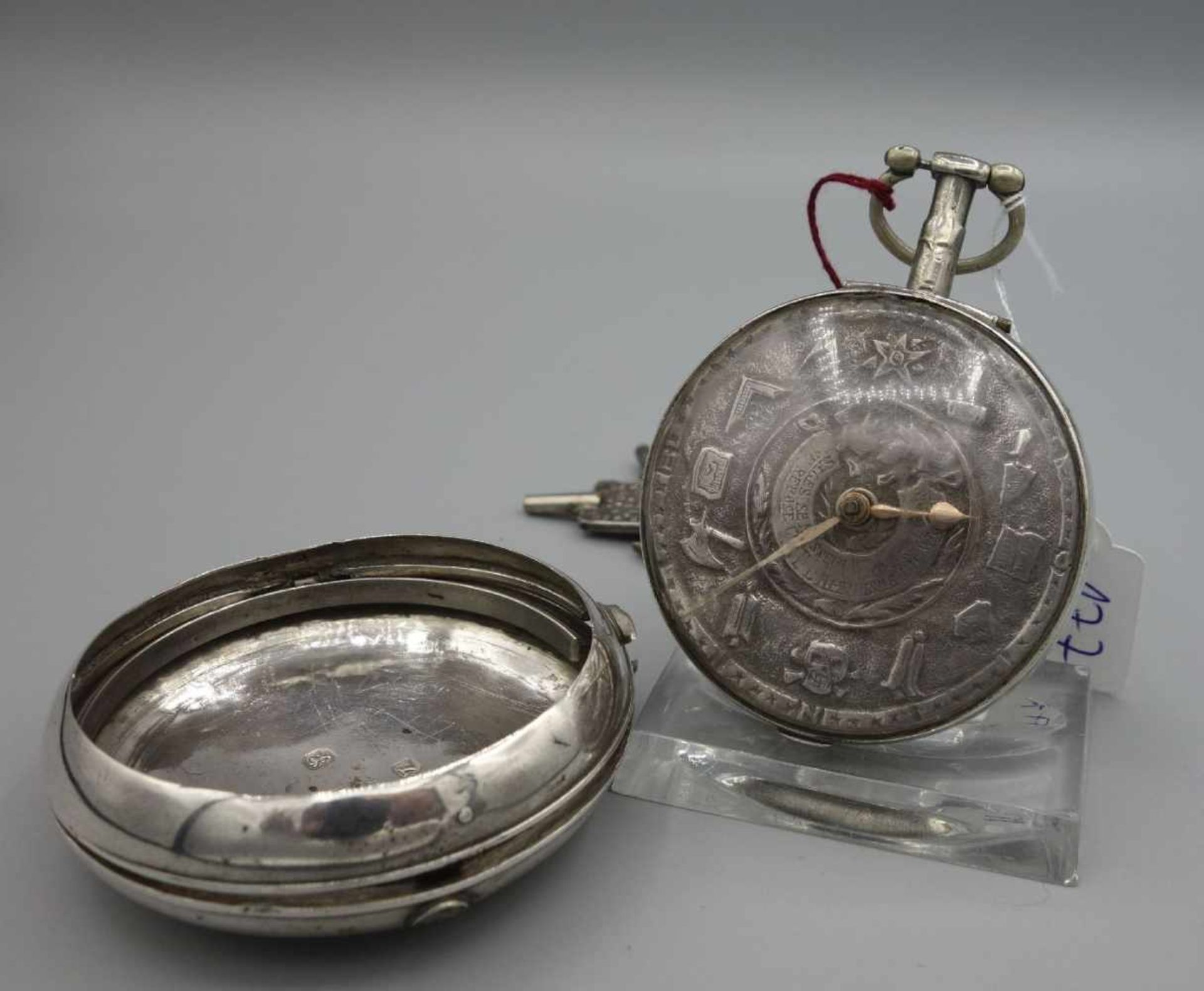 SPINDELTASCHENUHR MIT FREIMAUERMOTIVEN / masonic pocket watch, 1. H. 19. Jh., Schlüsselaufzug (mit - Bild 3 aus 6