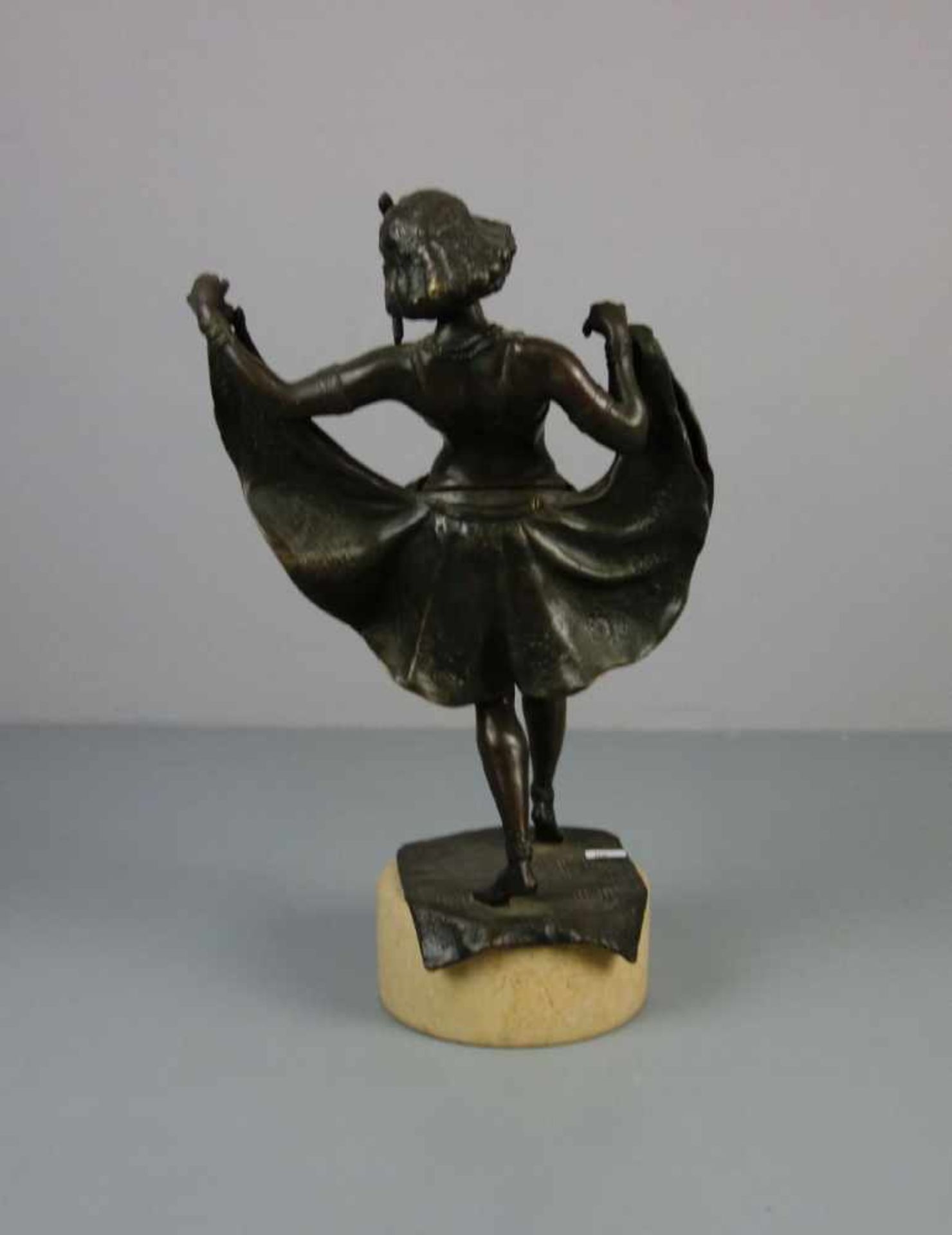 ANONYMUS (Bildhauer des 20. Jh.), Skulptur / sculpture: "Orientalische Tänzerin / Odaliske", - Bild 4 aus 6