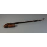 BIEDERMEIER-PFEIFE / pipe, 19. Jh., Schaft gearbeitet aus Holz und Horn. Pfeifenkopf aus Holz mit