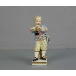 PORZELLANFIGUR: "Knabe mit Flöte" / porcelainfigure: boy with a flute, Porzellan, Manufaktur