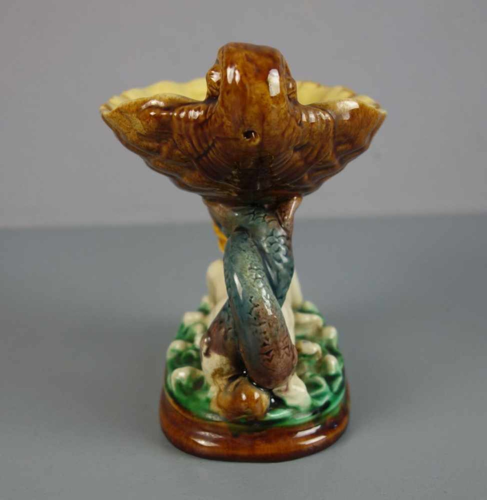 FIGÜRLICHE SALIERE / SCHALE / figures bowl: "Knabe in Form eines Meermannes", Italien, Majolika, - Bild 3 aus 4