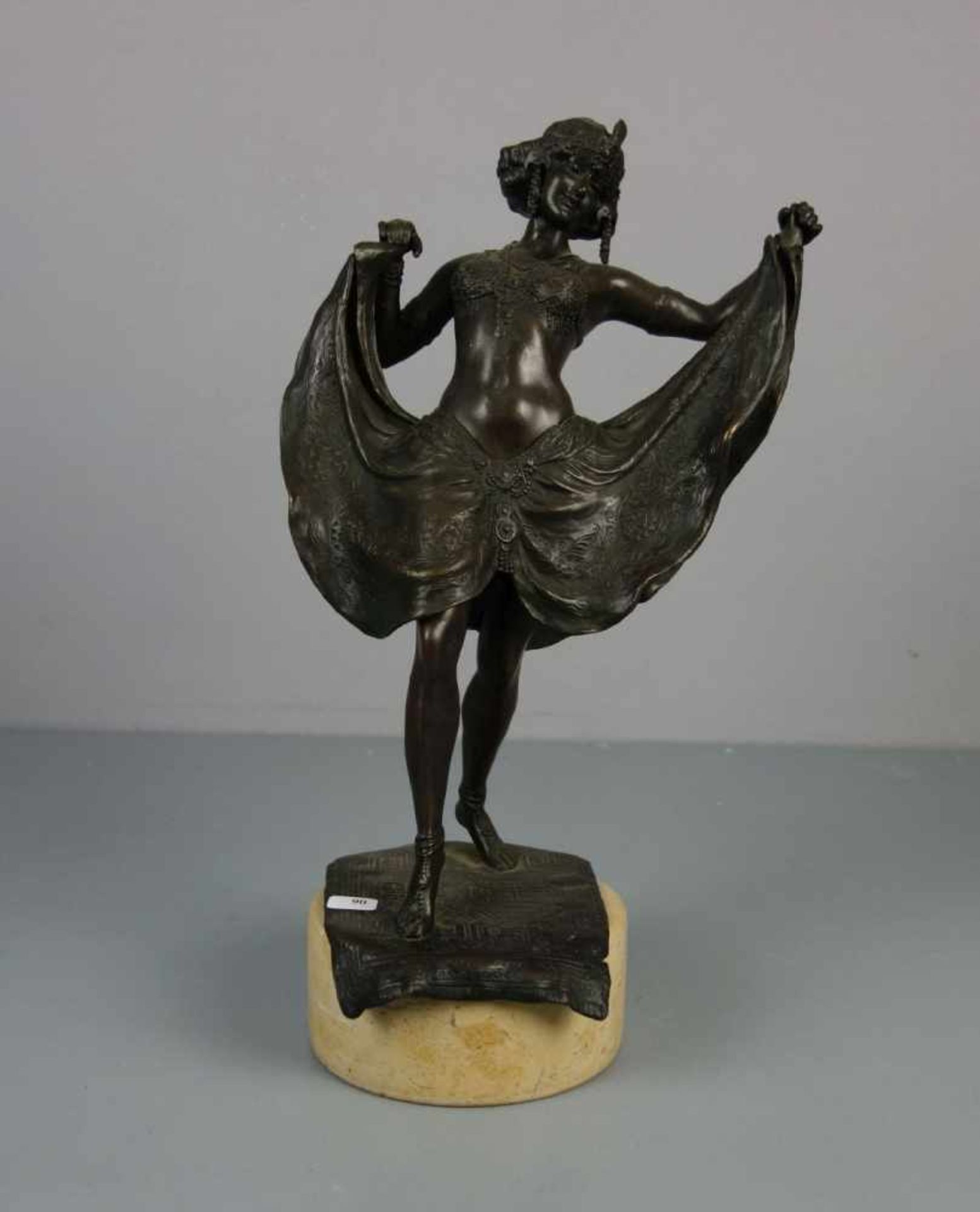 ANONYMUS (Bildhauer des 20. Jh.), Skulptur / sculpture: "Orientalische Tänzerin / Odaliske", - Bild 2 aus 6