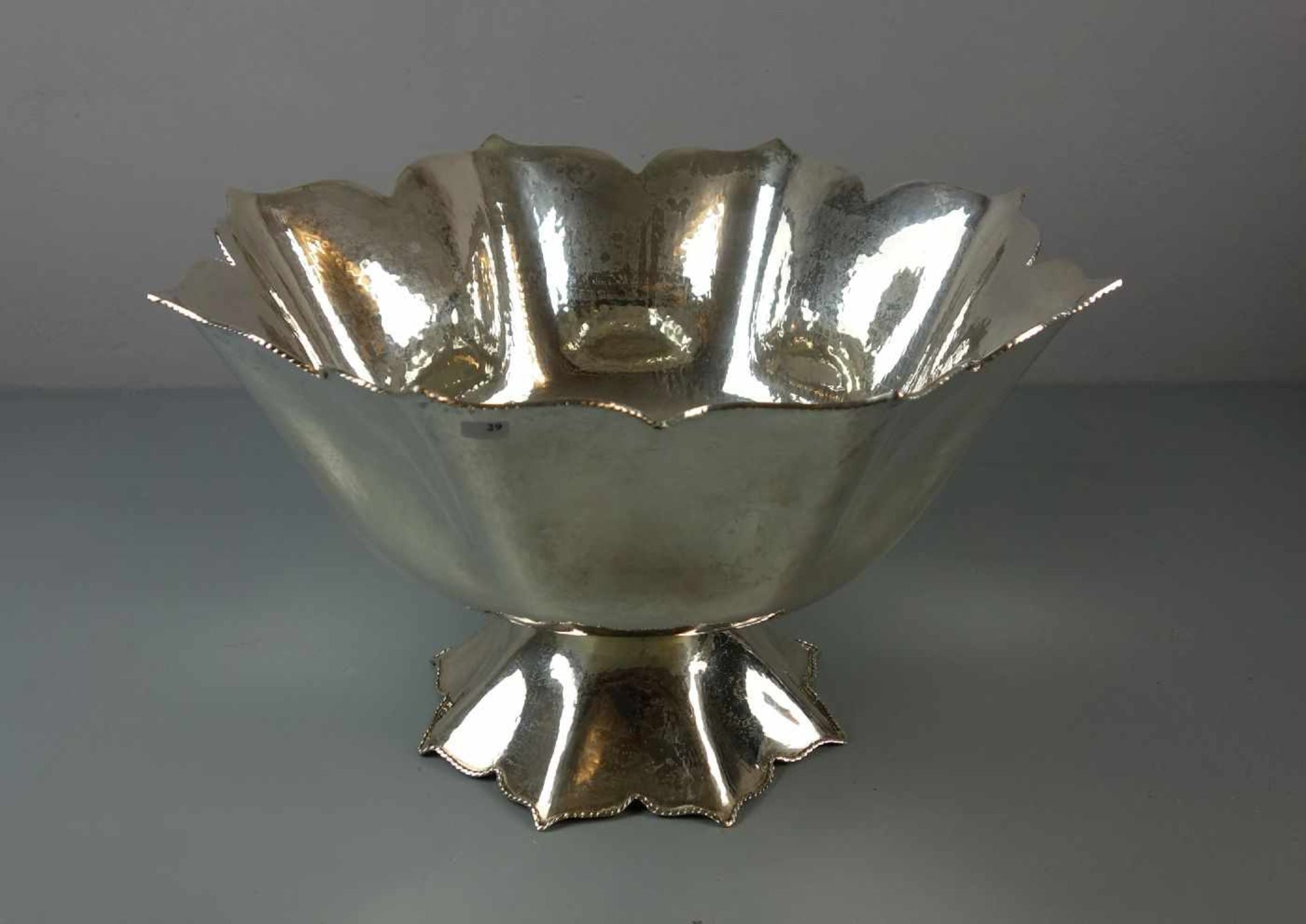 TAFELAUFSATZ / GROSSE SILBERSCHALE / FUSSSCHALE / silver centerpiece, 20. Jh., Manufaktur "Lale" /