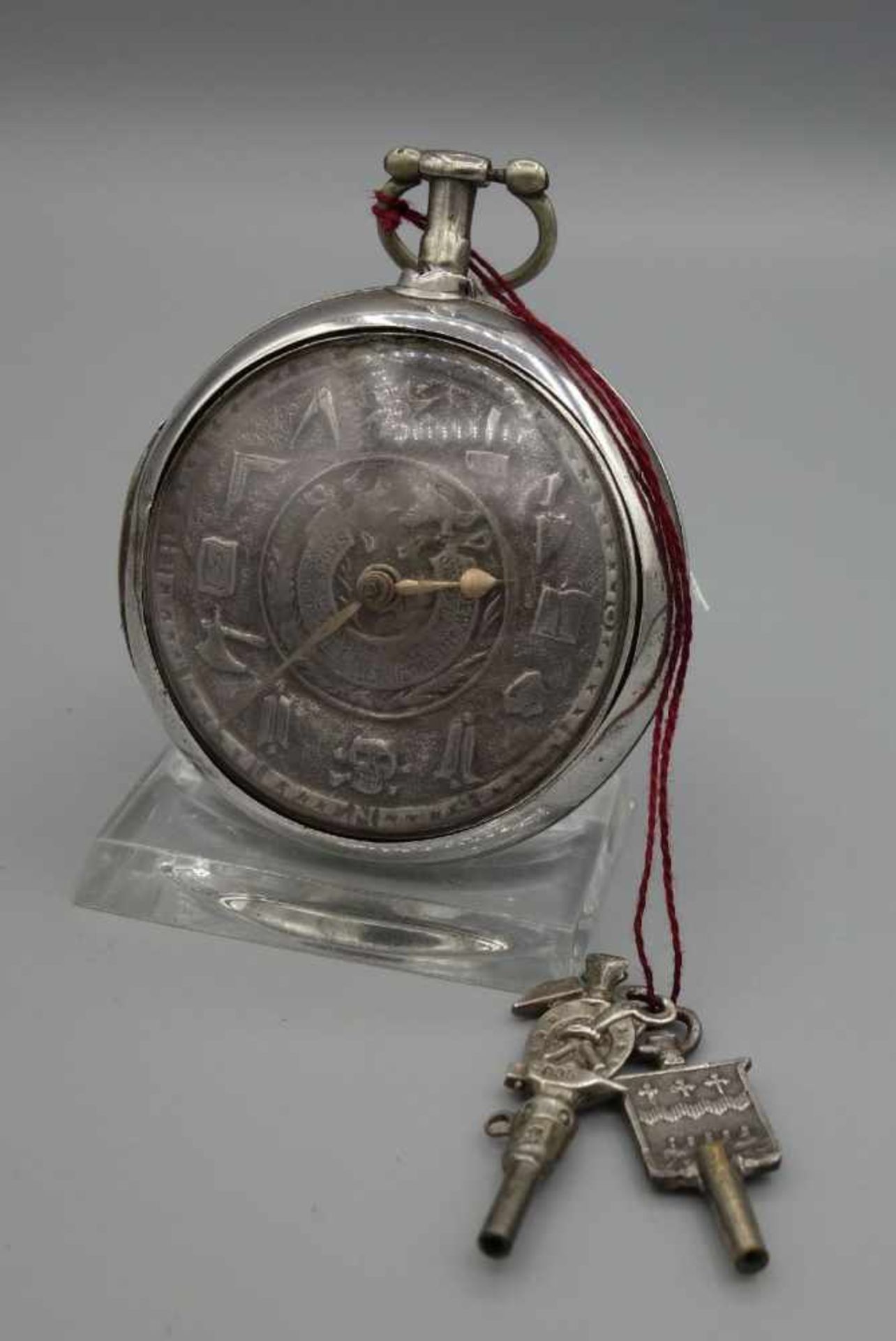 SPINDELTASCHENUHR MIT FREIMAUERMOTIVEN / masonic pocket watch, 1. H. 19. Jh., Schlüsselaufzug (mit