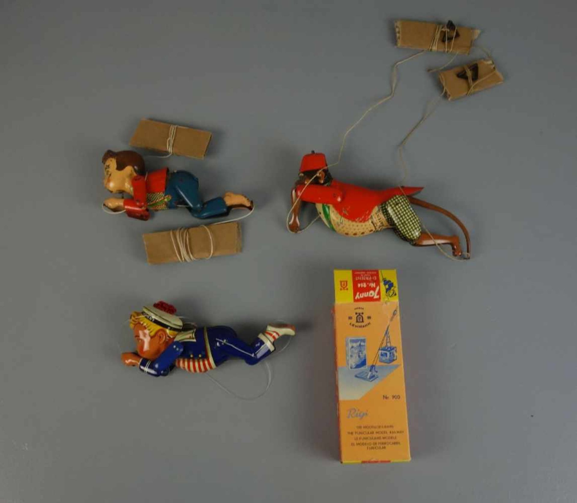 BLECHSPIELZEUG: 3 KLETTERFIGUREN / tin toys, Mitte 20. Jh., lithografiertes Blech. 1) Jonny - - Bild 2 aus 2